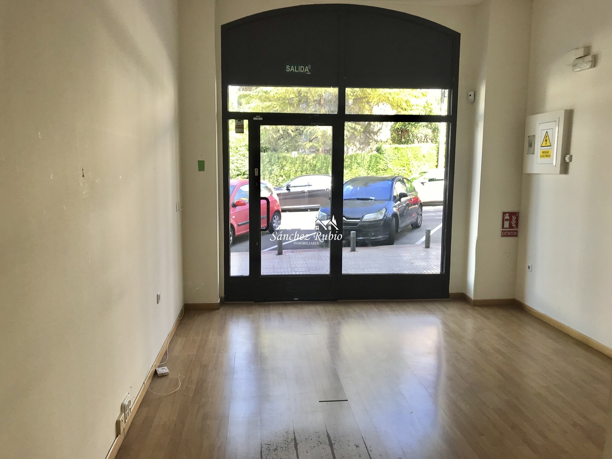 Retail in Torrelodones, Madrid for lease Interior Photo- Image 1 of 5