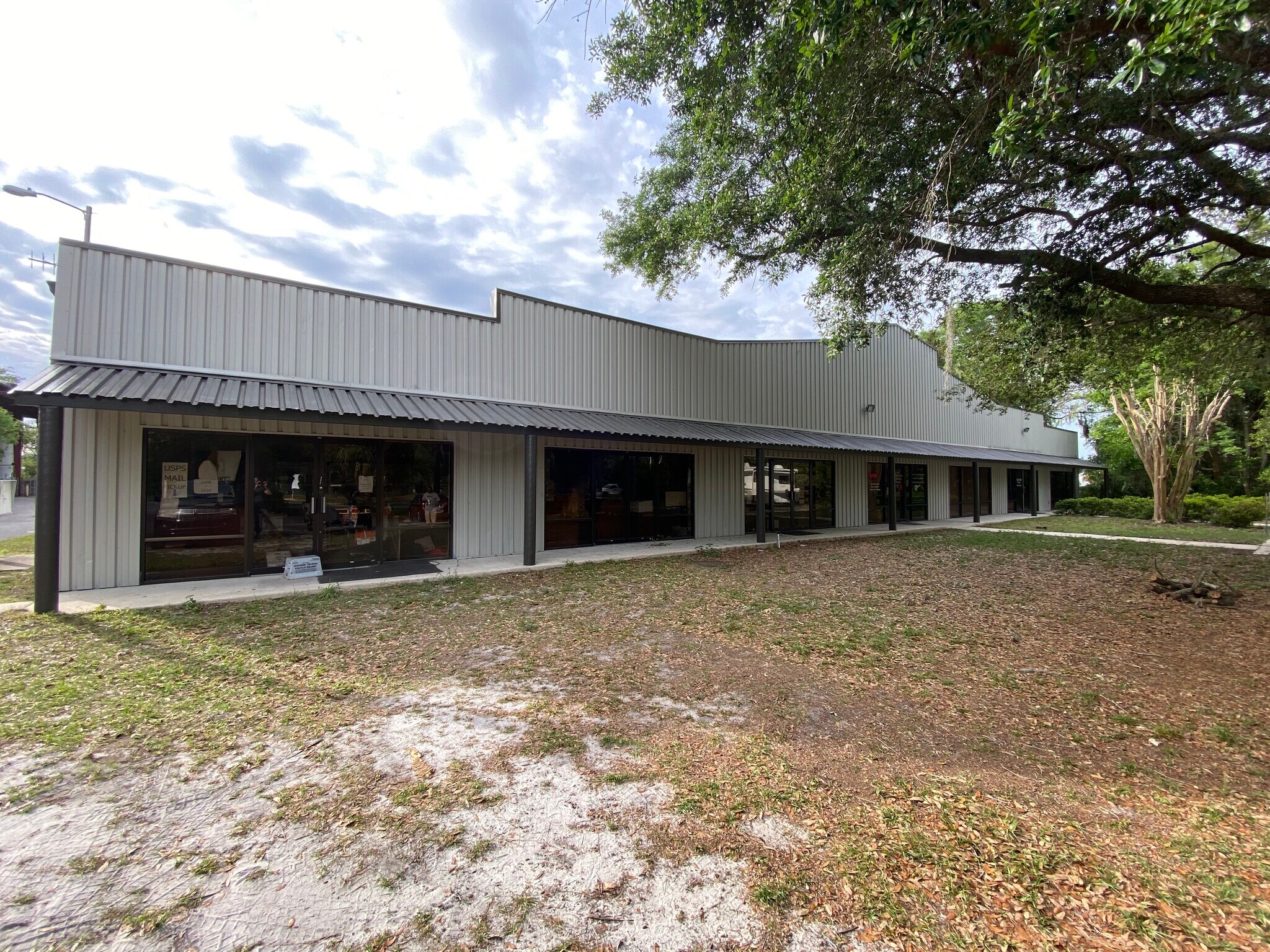 2408 NE Waldo Rd, Gainesville, FL 32609 7,000SF Office / Warehouse on