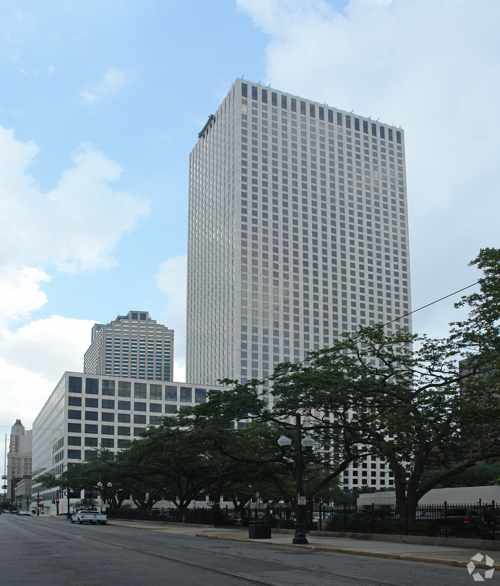 701 Poydras St, New Orleans, LA for lease Building Photo- Image 1 of 8