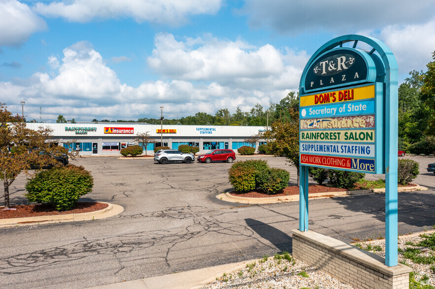 18412 Telegraph Rd, Brownstown, MI for lease - Building Photo - Image 3 of 5