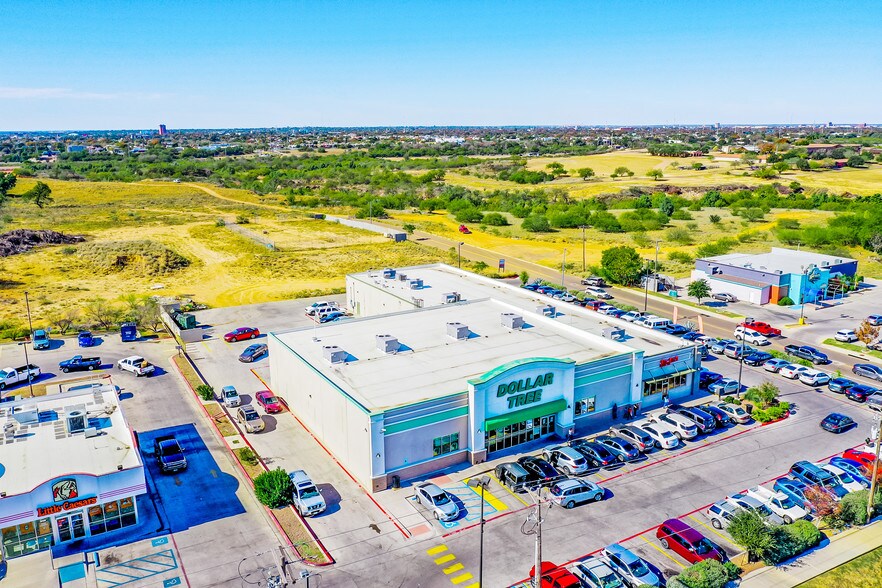 3702 US Hwy 83, Laredo, TX for lease - Building Photo - Image 3 of 8