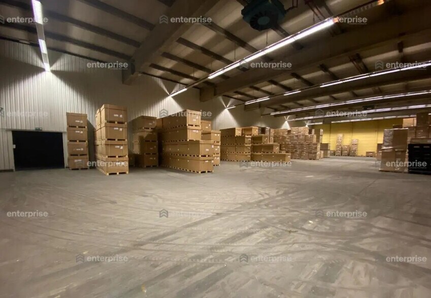 Industrial in Rouvroy for lease - Building Photo - Image 2 of 5