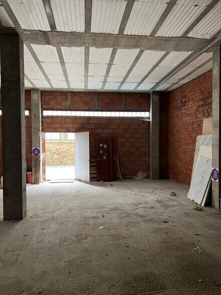 Retail in Ponferrada, León for lease - Building Photo - Image 2 of 9