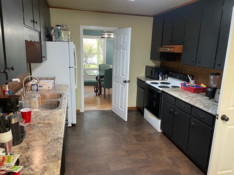 5075 Main St, Spring Hill, TN for lease - Interior Photo - Image 3 of 9