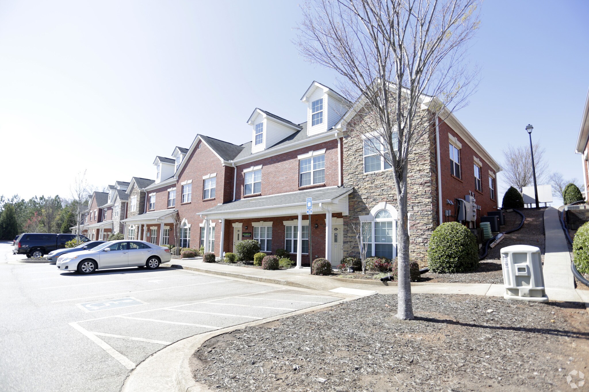 530 Highland Station Dr, Suwanee, GA for sale Primary Photo- Image 1 of 1