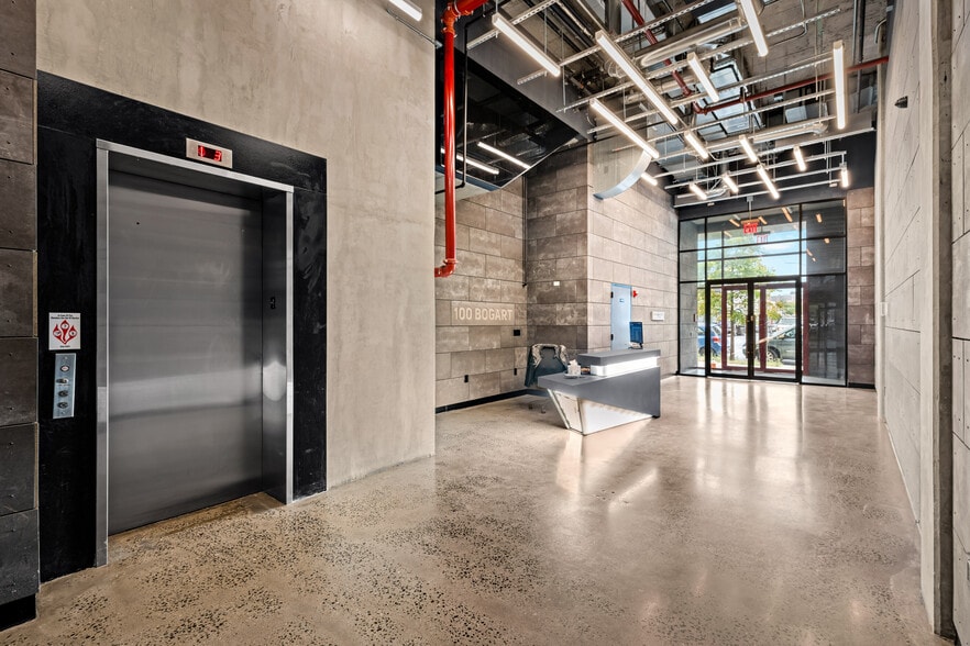 100 Bogart St, Brooklyn, NY for lease - Interior Photo - Image 3 of 7