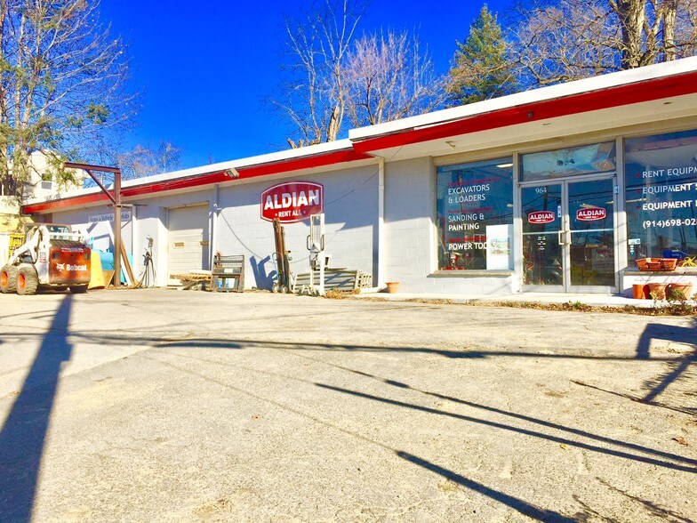 964 E Boston Post Rd, Mamaroneck, NY 10543