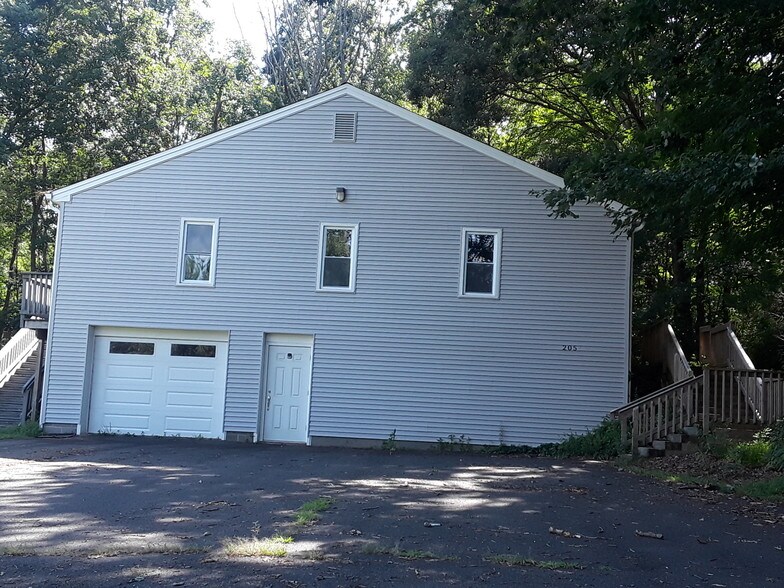 205 Amity Rd, Bethany, CT for sale - Primary Photo - Image 1 of 1