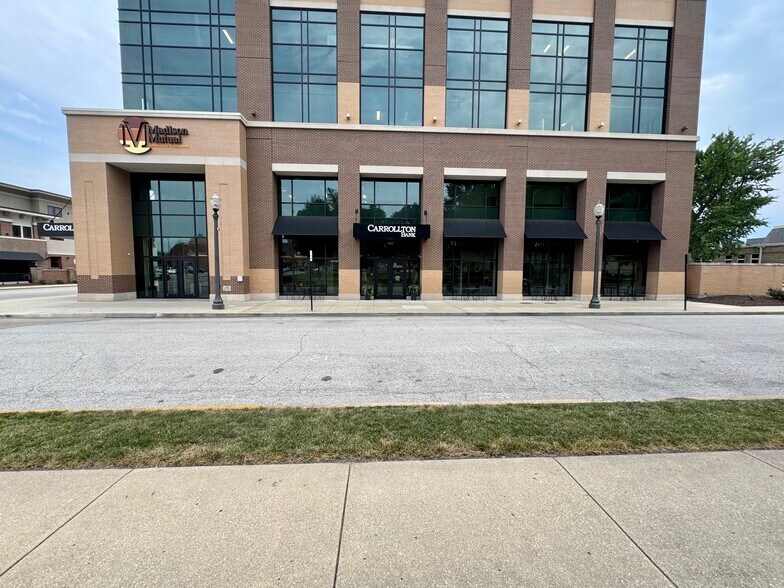 222 E Park St, Edwardsville, IL for lease - Building Photo - Image 3 of 4