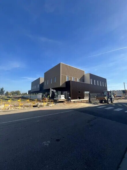 Industrial in Buchelay for sale - Building Photo - Image 3 of 6