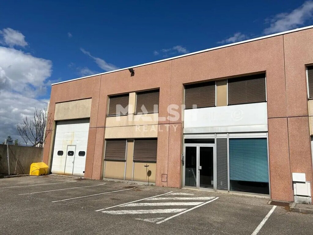 Location Bureaux 298 m² - Photo 1