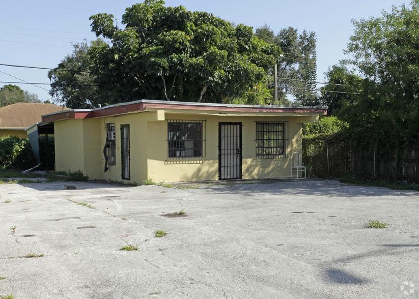 9751 NW 27th Ave, Miami, FL for sale - Primary Photo - Image 1 of 2