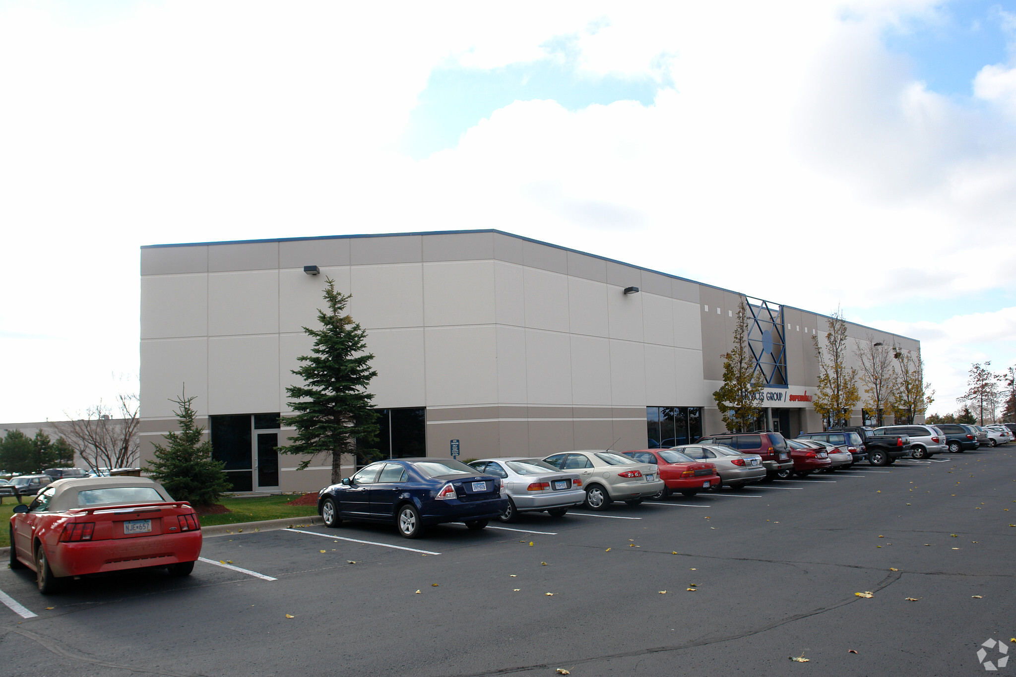 6533 Flying Cloud Dr, Eden Prairie, MN for lease Building Photo- Image 1 of 7