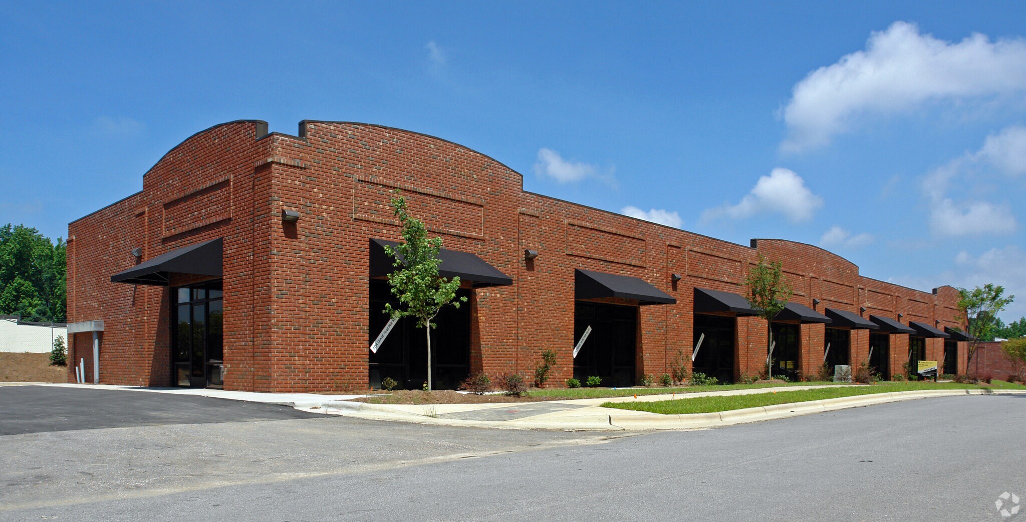 930-942 Windy Rd, Apex, NC for lease Primary Photo- Image 1 of 8