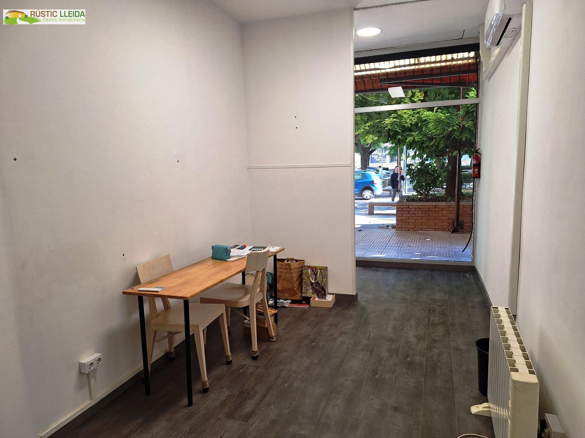 Retail in Tàrrega, Lérida for lease Interior Photo- Image 1 of 5