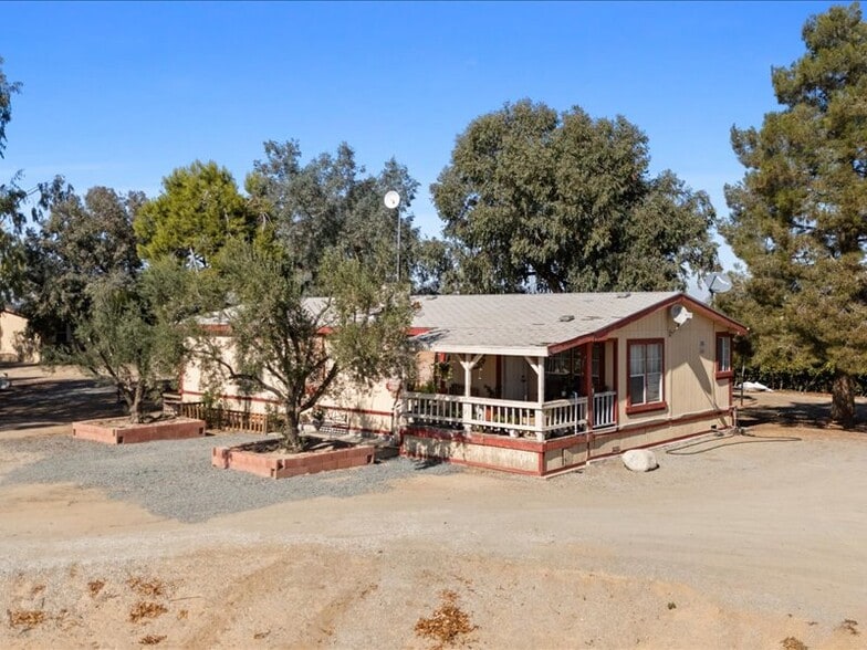 34338 Nevis, Mc Farland, CA for sale - Building Photo - Image 3 of 53