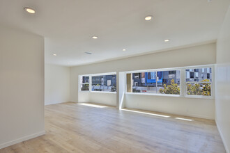 8519-8527 W Sunset Blvd, West Hollywood, CA for lease Building Photo- Image 2 of 9