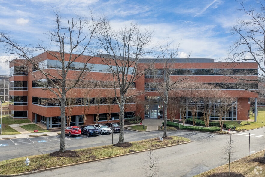 4435 Waterfront Dr, Glen Allen, VA for lease - Primary Photo - Image 1 of 4