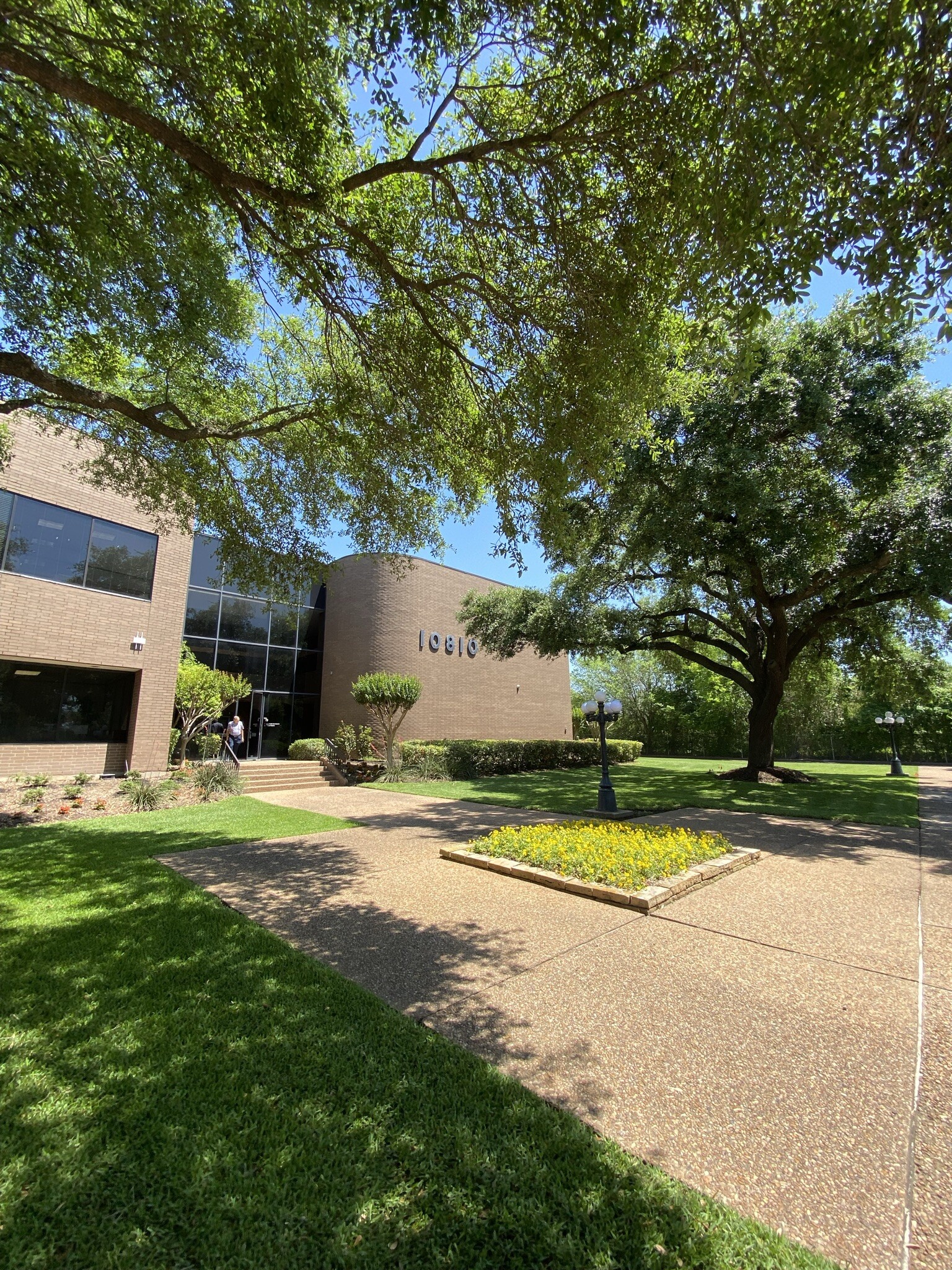 10810 Katy Fwy, Houston, TX for lease Building Photo- Image 1 of 5