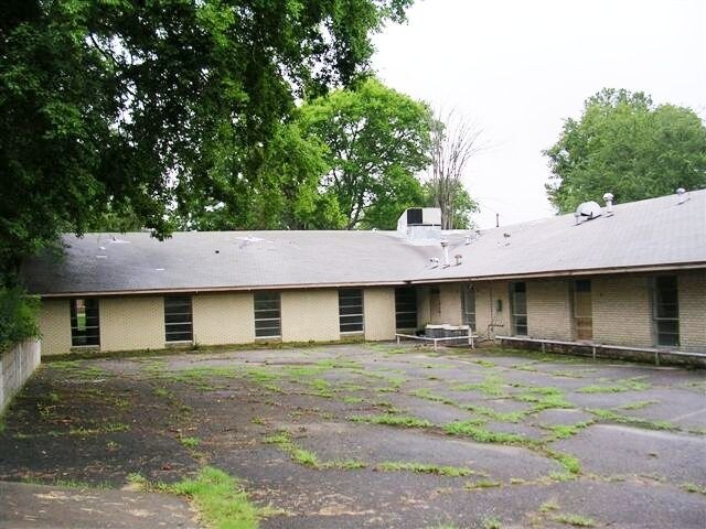 316 E 7th St, Mount Pleasant, TX for sale Primary Photo- Image 1 of 1