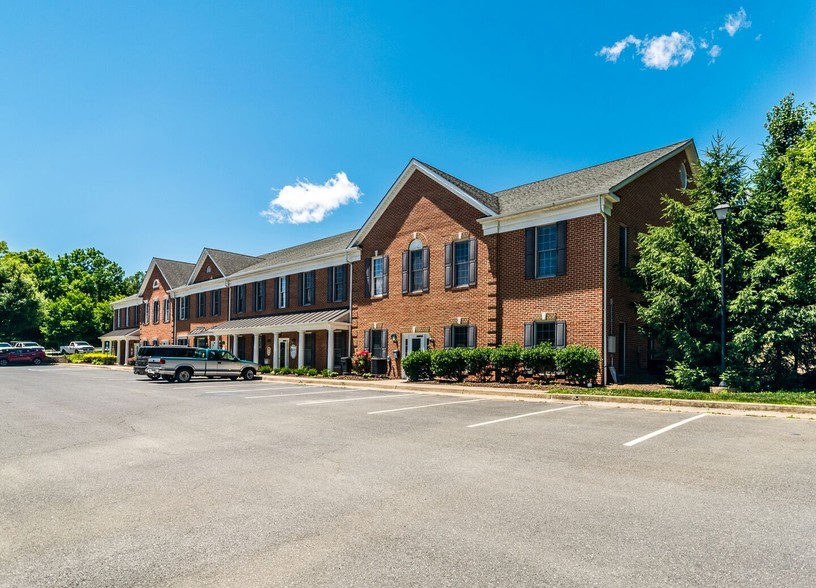 420 W Jubal Early Dr, Winchester, VA for sale - Building Photo - Image 1 of 1