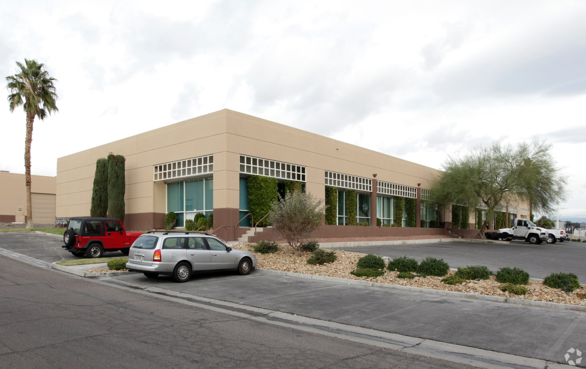 3105-3137 W Tompkins Ave, Las Vegas, NV for lease Primary Photo- Image 1 of 7