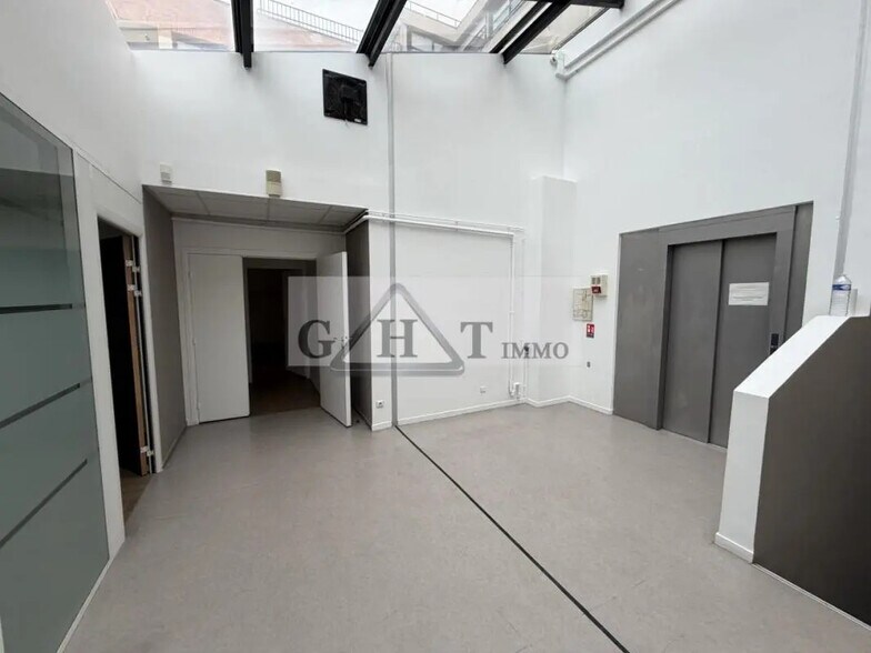Office in Évry-Courcouronnes for lease - Building Photo - Image 3 of 11