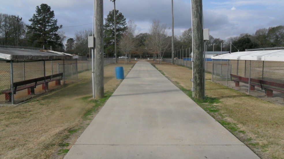 9686 Blackwater Rd, Baker, LA for sale - Primary Photo - Image 1 of 1