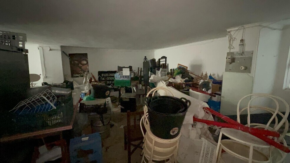 Retail in Cáceres, Cáceres for sale - Building Photo - Image 2 of 5