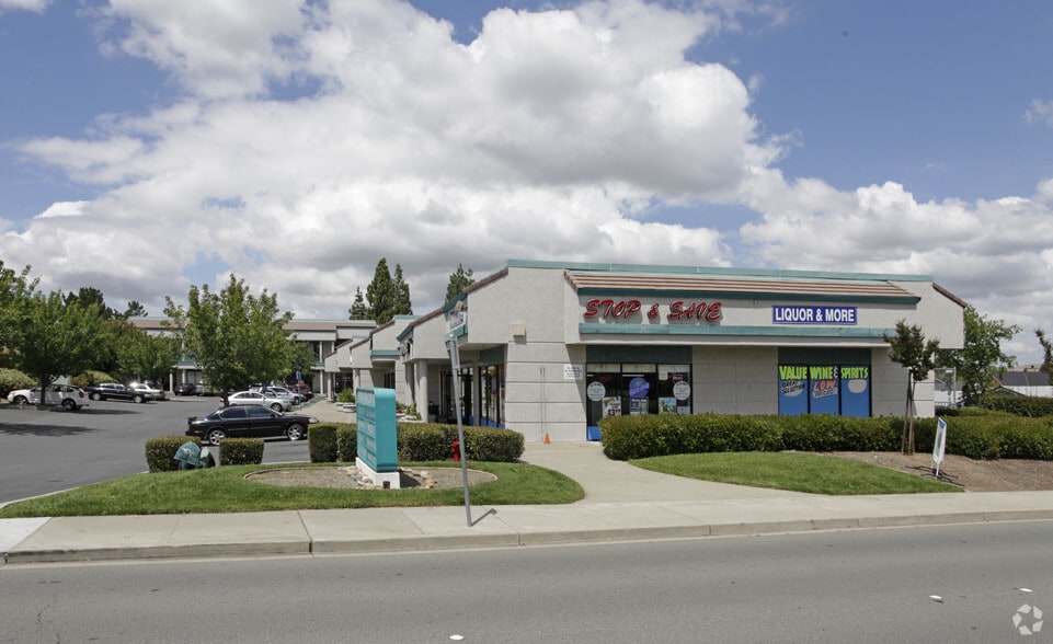 607 Gregory Ln, Pleasant Hill, CA 94523 Sandalwood Center