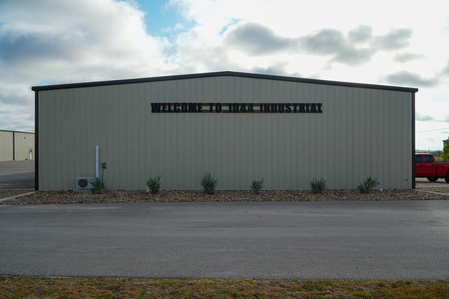 5277 FM 1044, New Braunfels, TX for lease - Building Photo - Image 3 of 31
