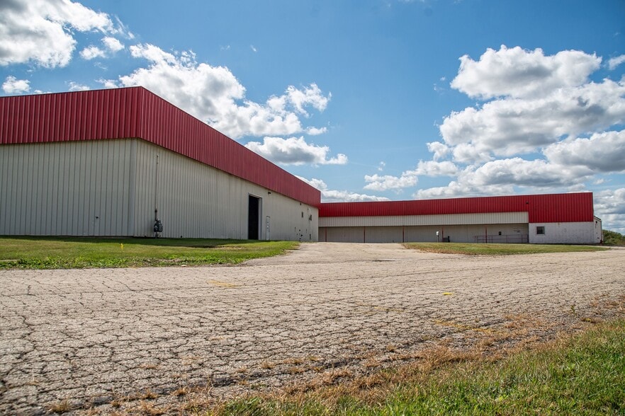 825 Highway 151, Platteville, WI for lease - Building Photo - Image 3 of 19