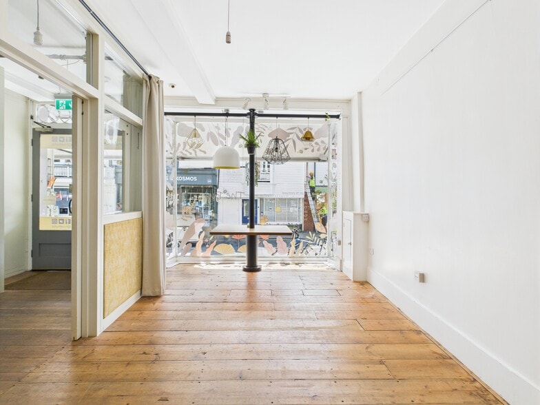 19 Stone St, Cranbrook for lease - Interior Photo - Image 3 of 12