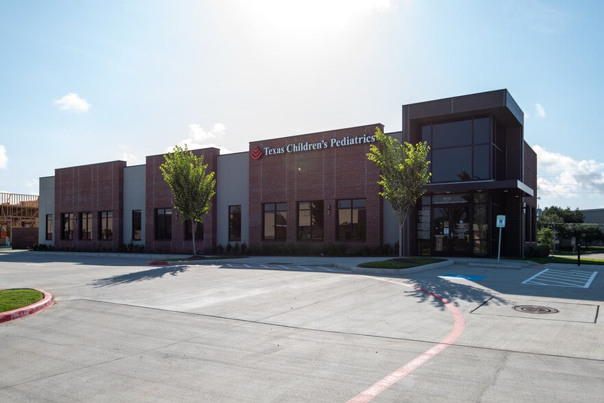 2803 Imperia Dr, Sugar Land, TX for sale - Building Photo - Image 1 of 4