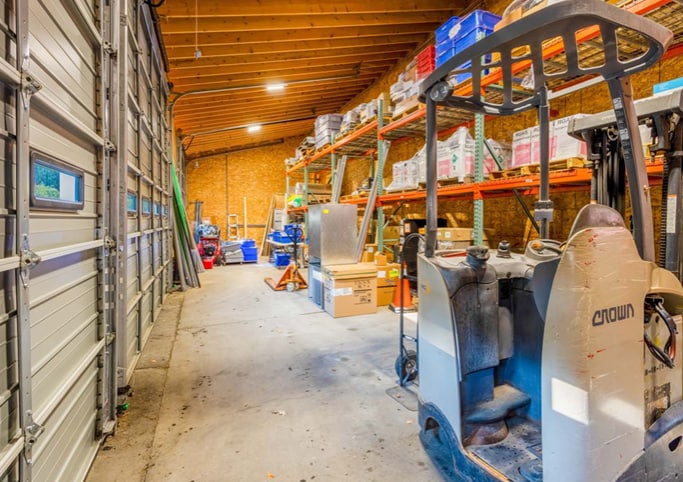 28 Commercial Ct, Auburn, NH for sale - Interior Photo - Image 2 of 8