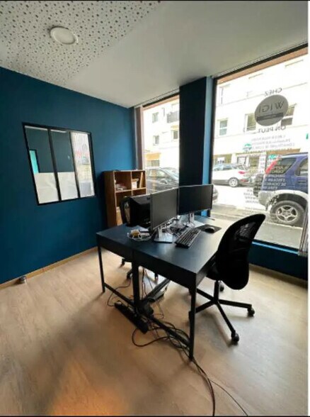 Office in Pessac for lease - Interior Photo - Image 2 of 9