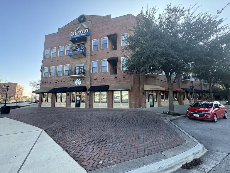 925 S Main St, Grapevine, TX for sale - Building Photo - Image 1 of 1