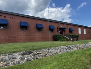 1495 N Main St, Hendersonville, NC for lease Building Photo- Image 1 of 12