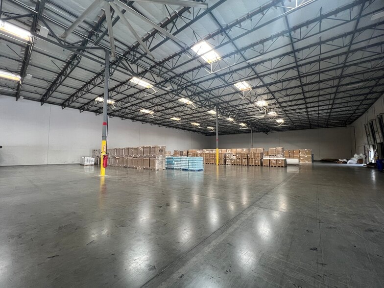 11385 Venture Dr, Jurupa Valley, CA for lease - Interior Photo - Image 3 of 12