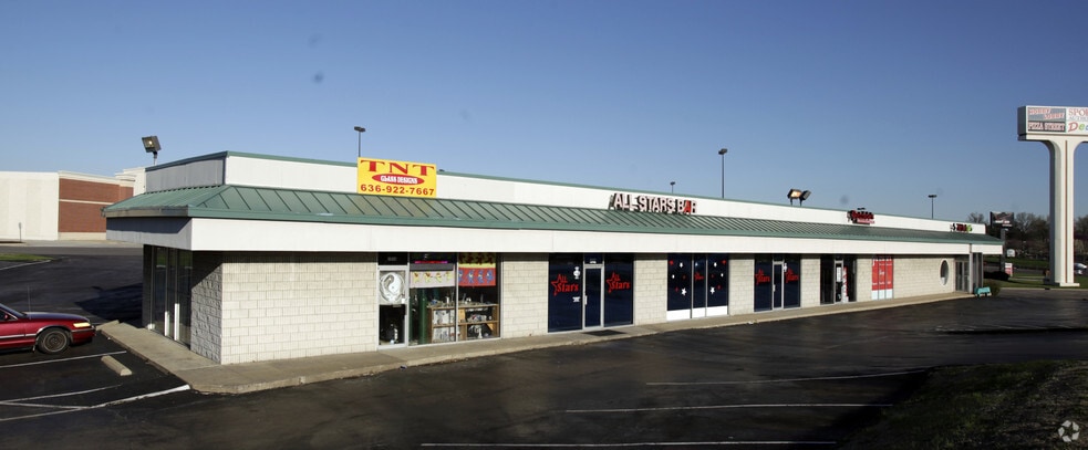 1030-1046 Venture Dr, Saint Peters, MO for lease - Building Photo - Image 3 of 3