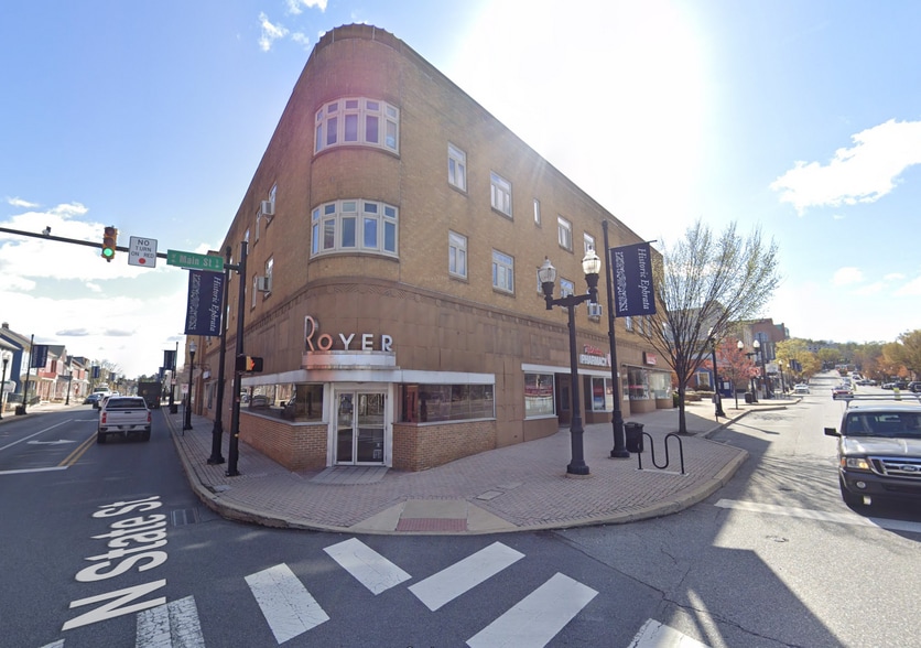 2 E Main St, Ephrata, PA for lease - Building Photo - Image 1 of 1