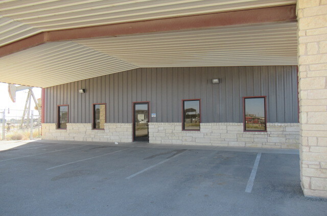 2308 S County Road 1245, Midland, TX for lease - Primary Photo - Image 1 of 5