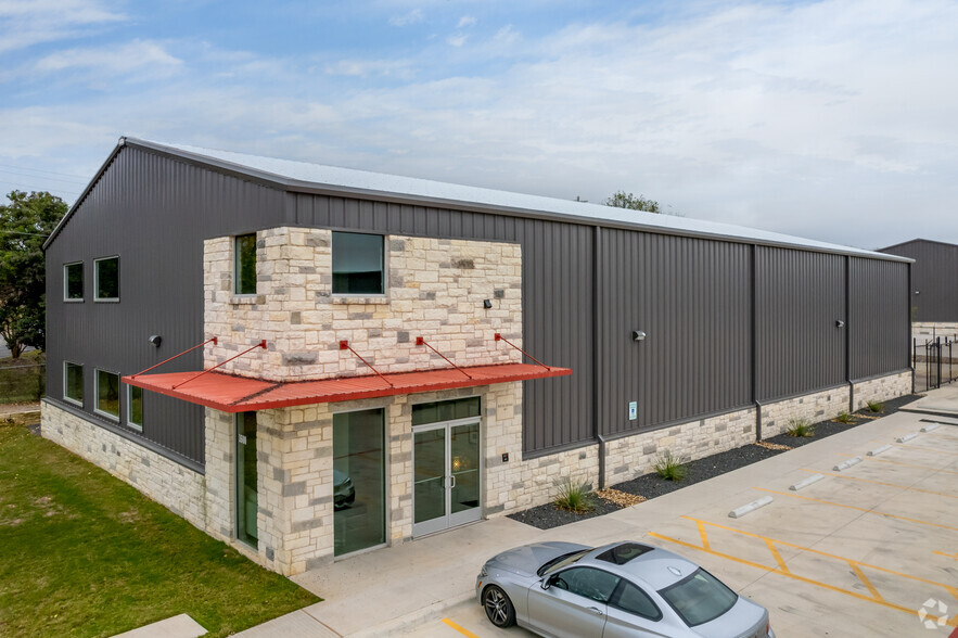 1600 Dungan Ln, Austin, TX for lease - Primary Photo - Image 3 of 4