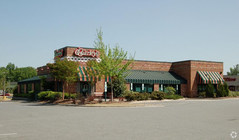 1601 E Franklin Blvd, Gastonia, NC for lease - Building Photo - Image 1 of 11