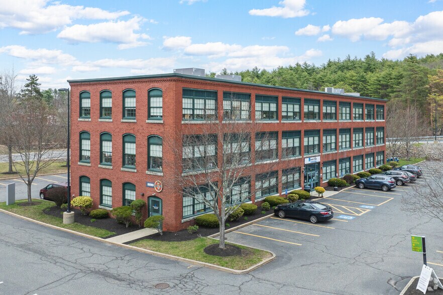 5 Optical Dr, Southbridge, MA for sale - Primary Photo - Image 1 of 1