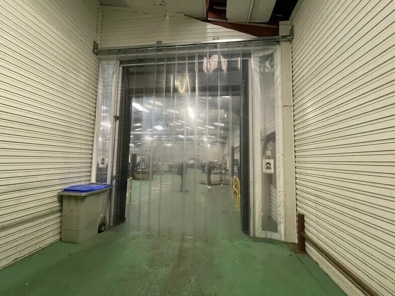 Industrial in La Chapelle-sur-Erdre for sale - Building Photo - Image 3 of 6