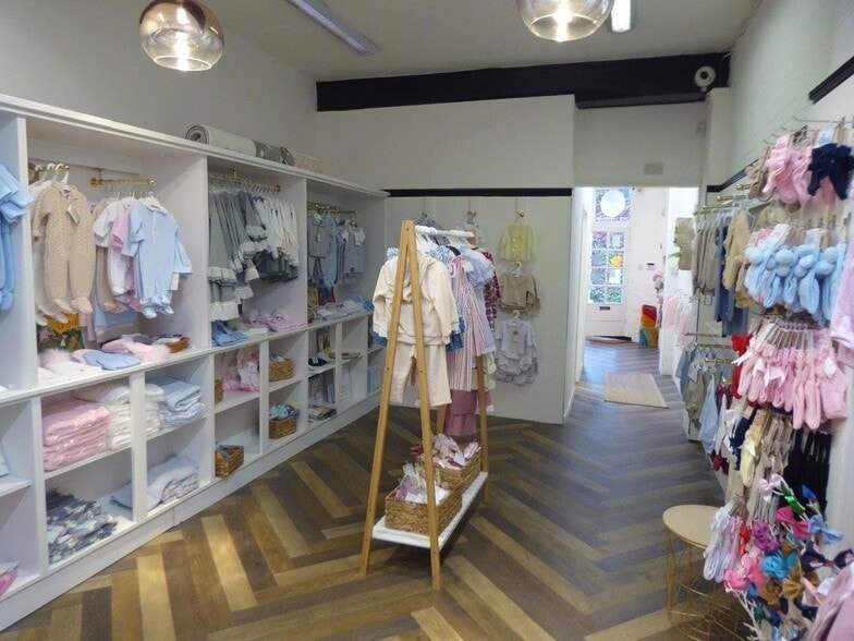 Cranbrook Rd, Hawkhurst for lease - Interior Photo - Image 3 of 6