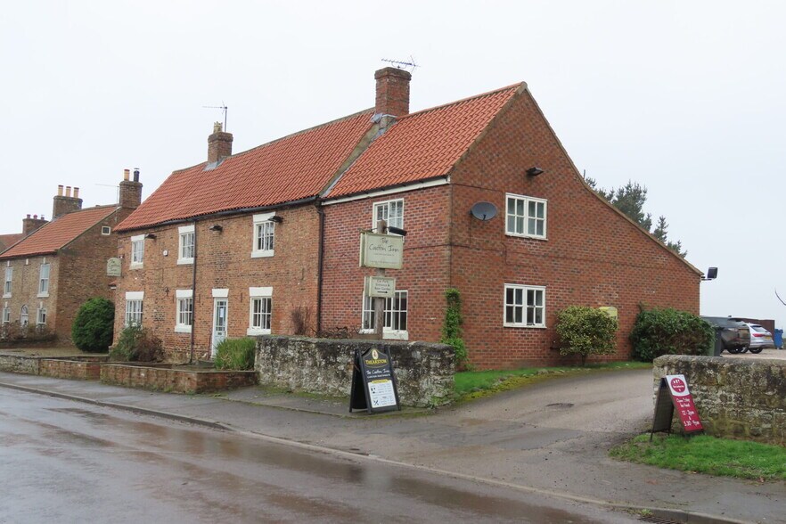 Main St, Thirsk for sale - Primary Photo - Image 1 of 18