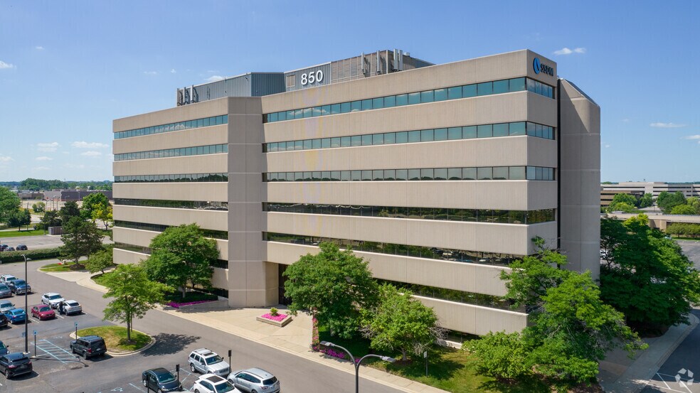 850 Stephenson Hwy, Troy, MI for lease - Primary Photo - Image 1 of 7