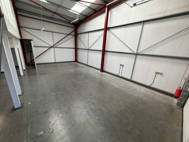 Newbury Rd, Kingsclere for lease - Building Photo - Image 2 of 5